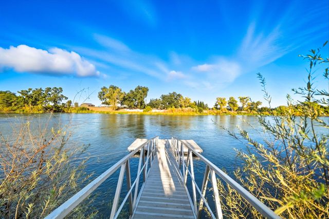 22890 Blue Jay Lane, Anderson, CA 96007