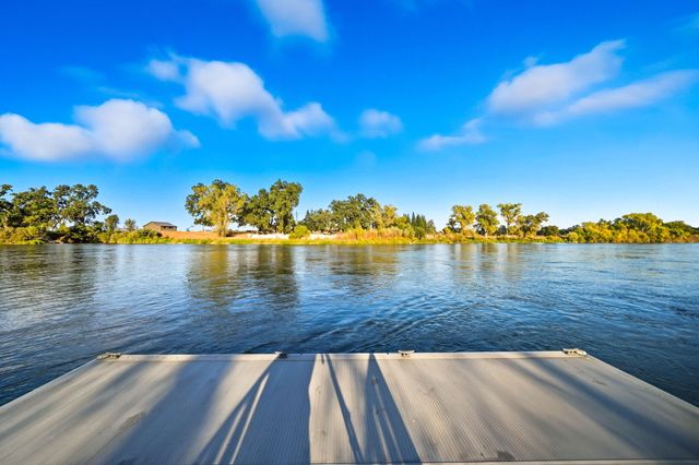 22890 Blue Jay Lane, Anderson, CA 96007