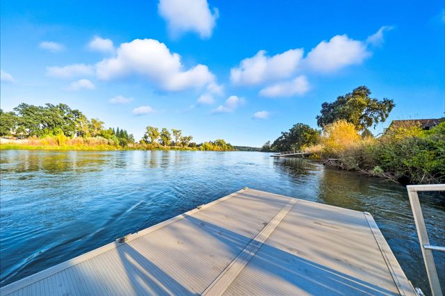 22890 Blue Jay Lane, Anderson, CA 96007