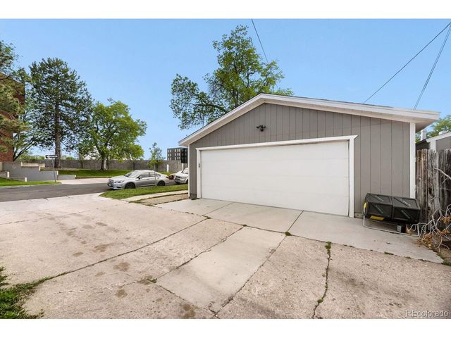 1194 S Washington St, Denver, CO 80210