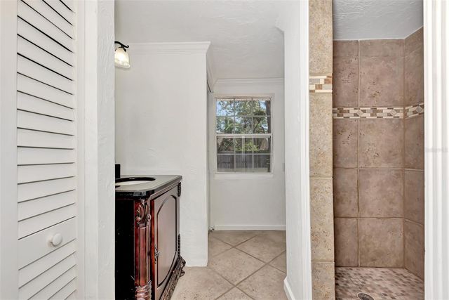 2136 BRUECKNER DRIVE, Sarasota, FL 34231