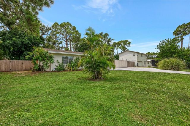 2136 BRUECKNER DRIVE, Sarasota, FL 34231