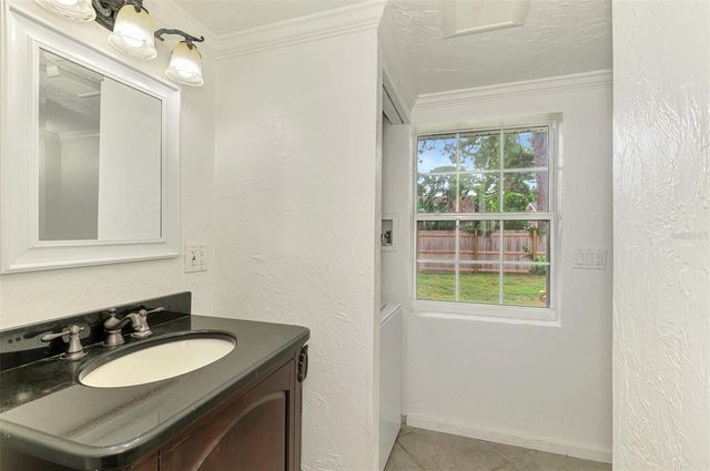 2136 BRUECKNER DRIVE, Sarasota, FL 34231