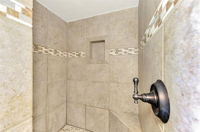 2136 BRUECKNER DRIVE, Sarasota, FL 34231