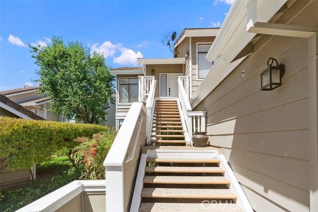 31 Oak Knolls, Laguna Hills, CA 92679
