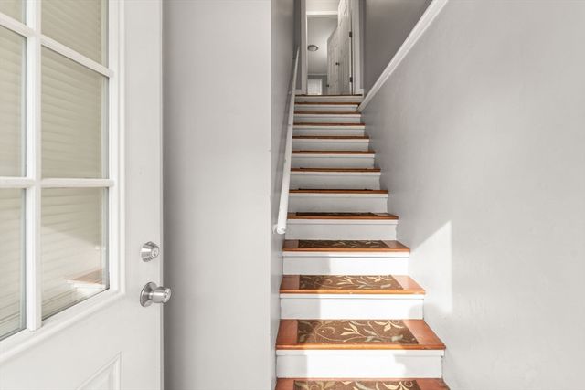 9 Olga Ave 9, Worcester, MA 01605