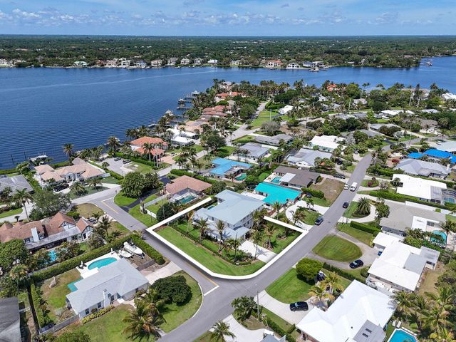 91 Golfview Drive, Tequesta, FL 33469