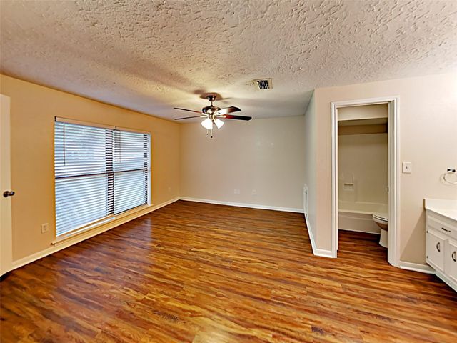 16259 Hollow Wood Drive, Houston, TX 77090