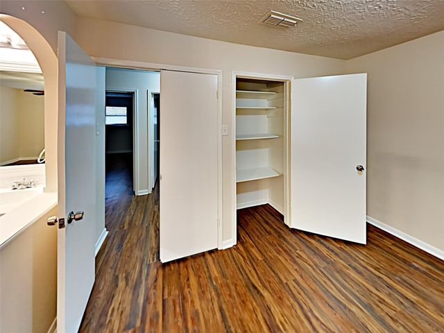 16259 Hollow Wood Drive, Houston, TX 77090