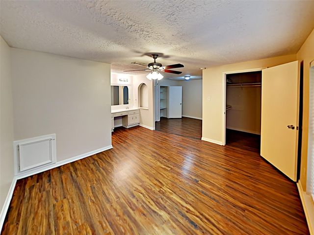 16259 Hollow Wood Drive, Houston, TX 77090