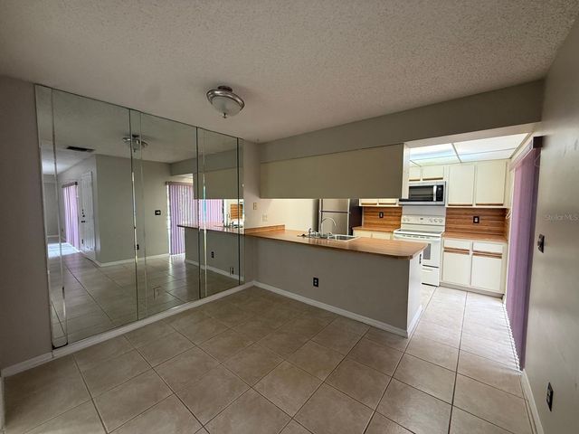 5296 CYPRESS COURT 433, Orlando, FL 32811