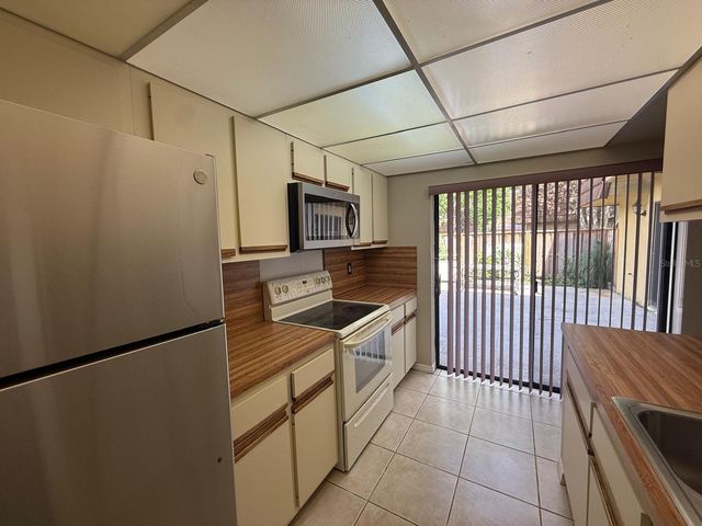 5296 CYPRESS COURT 433, Orlando, FL 32811