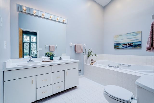 26 Markay Court, Brighton, NY 14618