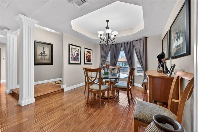 1425 E Decatur Avenue, Fresno, CA 93720