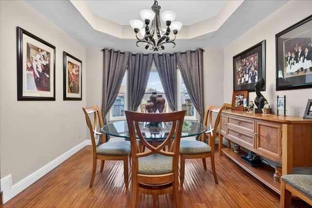 1425 E Decatur Avenue, Fresno, CA 93720