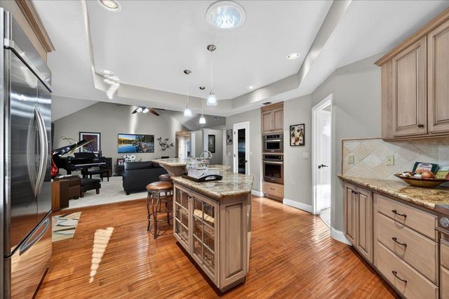 1425 E Decatur Avenue, Fresno, CA 93720