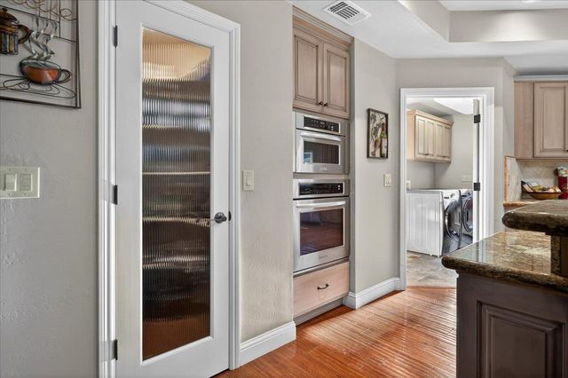 1425 E Decatur Avenue, Fresno, CA 93720