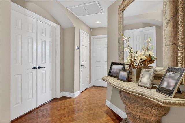 1425 E Decatur Avenue, Fresno, CA 93720