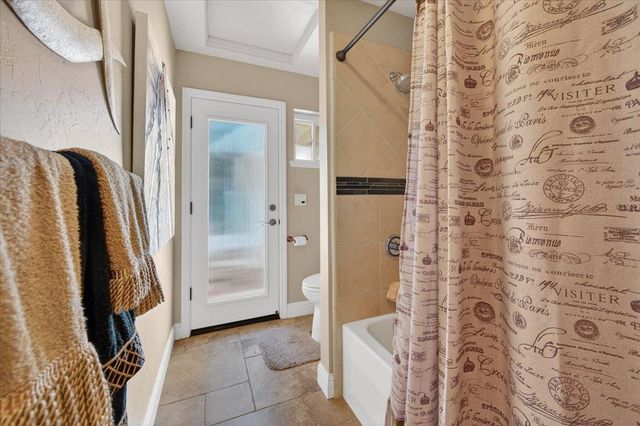 1425 E Decatur Avenue, Fresno, CA 93720