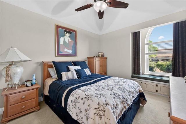 1425 E Decatur Avenue, Fresno, CA 93720