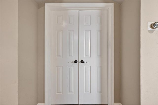 1425 E Decatur Avenue, Fresno, CA 93720