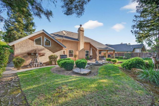 1425 E Decatur Avenue, Fresno, CA 93720