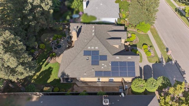 1425 E Decatur Avenue, Fresno, CA 93720