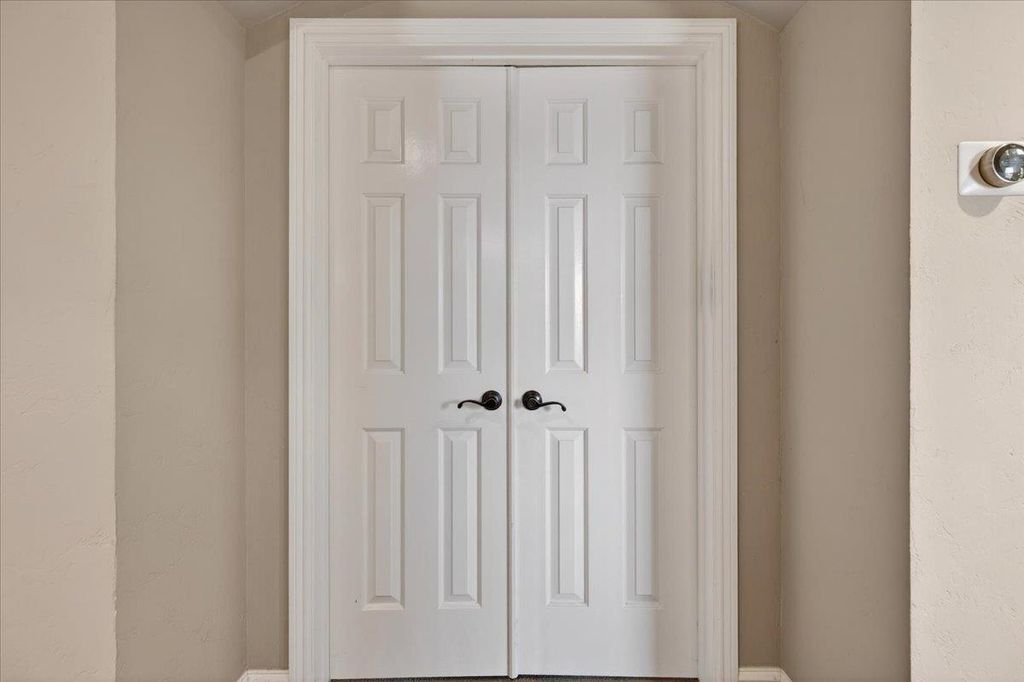 Image 36 of property listing at 1425 E Decatur Avenue, Fresno, CA 93720