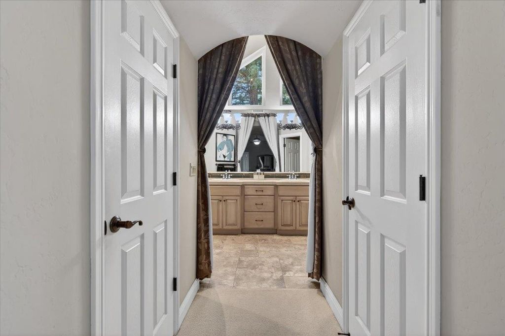 Image 42 of property listing at 1425 E Decatur Avenue, Fresno, CA 93720