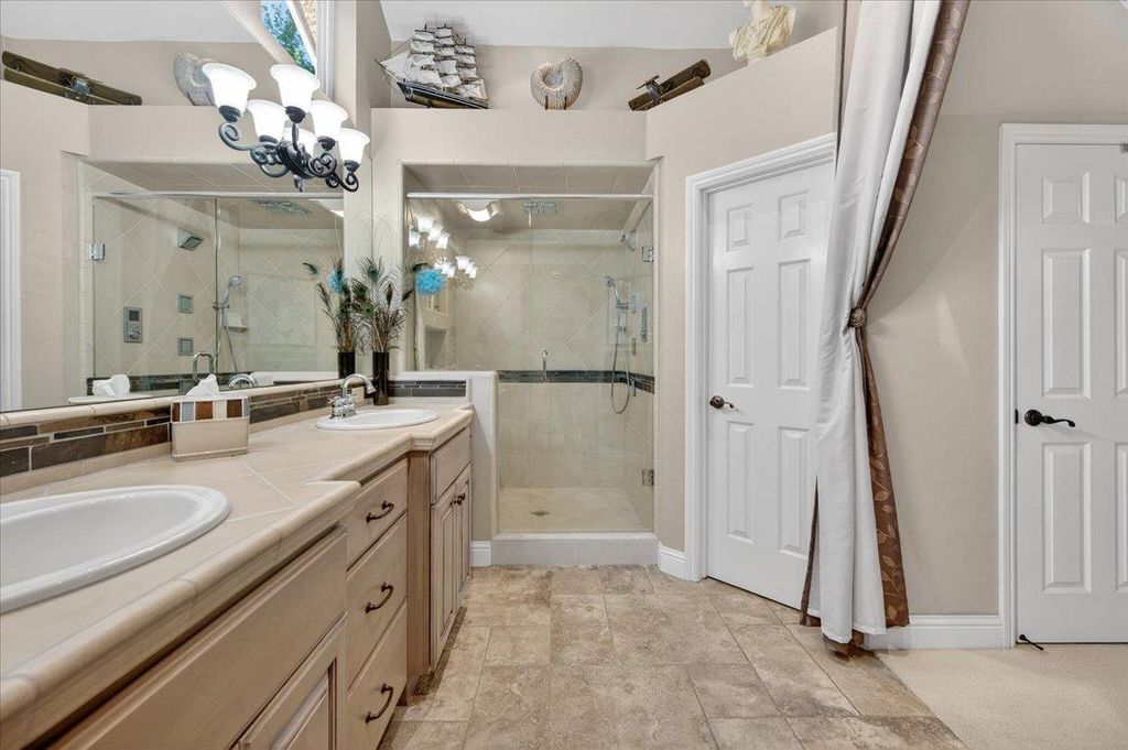 Image 44 of property listing at 1425 E Decatur Avenue, Fresno, CA 93720