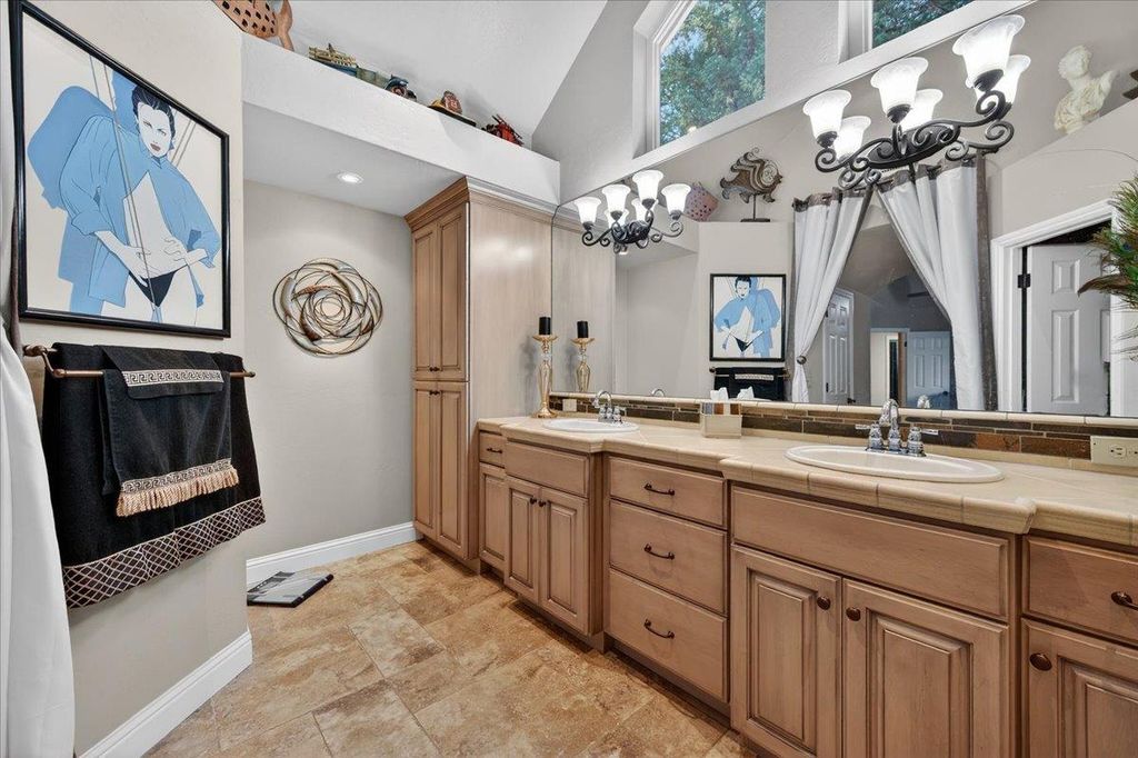 Image 46 of property listing at 1425 E Decatur Avenue, Fresno, CA 93720