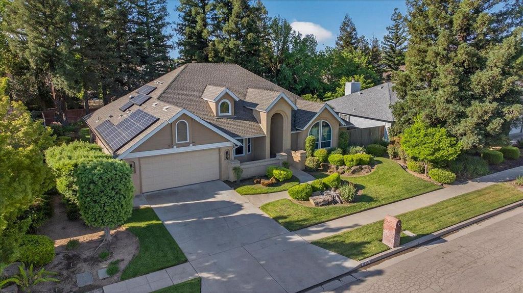 Image 5 of property listing at 1425 E Decatur Avenue, Fresno, CA 93720