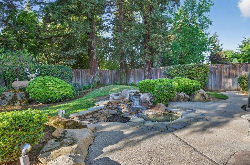 Image 53 of property listing at 1425 E Decatur Avenue, Fresno, CA 93720