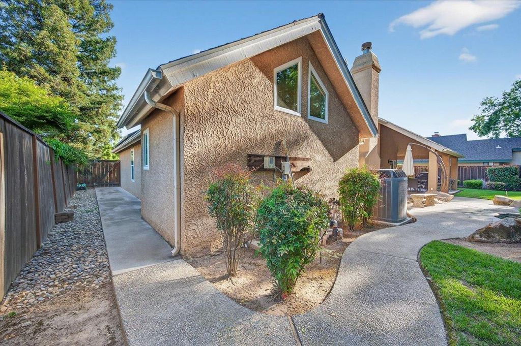 Image 59 of property listing at 1425 E Decatur Avenue, Fresno, CA 93720