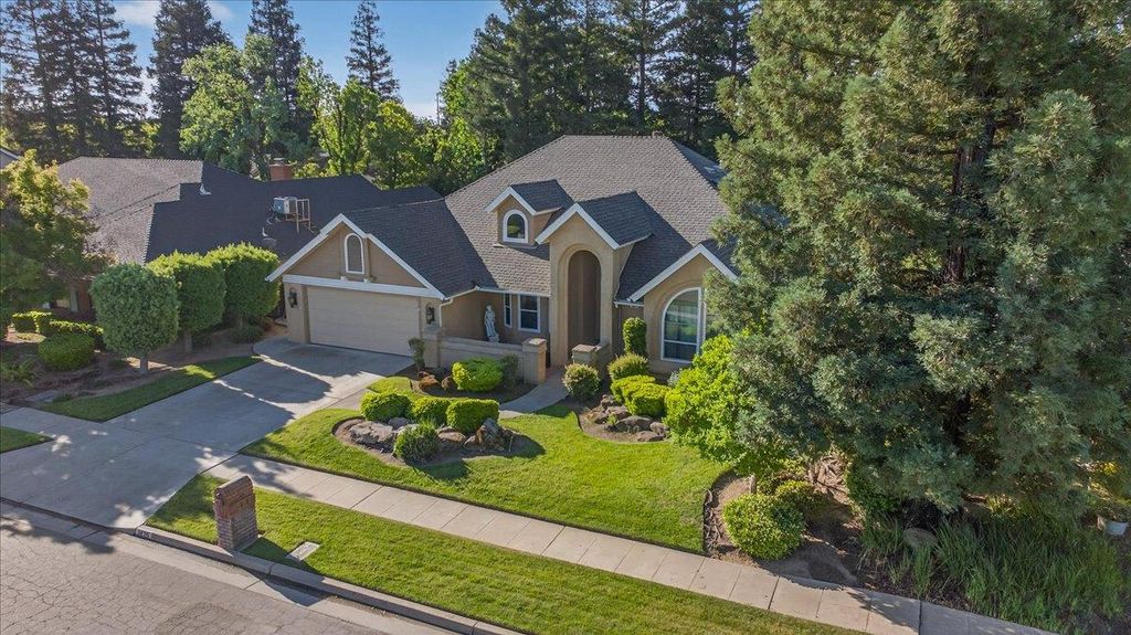 Image 6 of property listing at 1425 E Decatur Avenue, Fresno, CA 93720