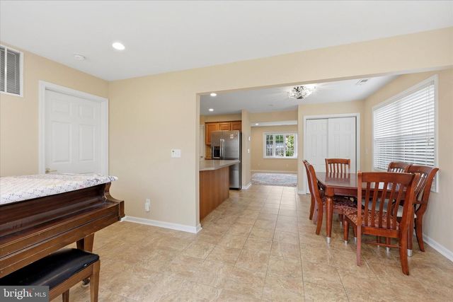 9342 CAMPUS LN, Philadelphia, PA 19114