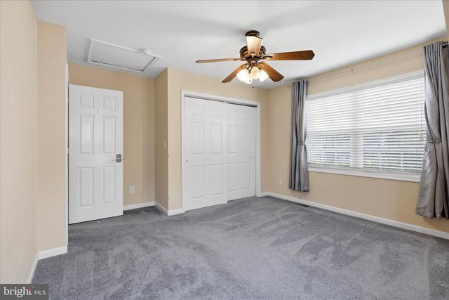 9342 CAMPUS LN, Philadelphia, PA 19114