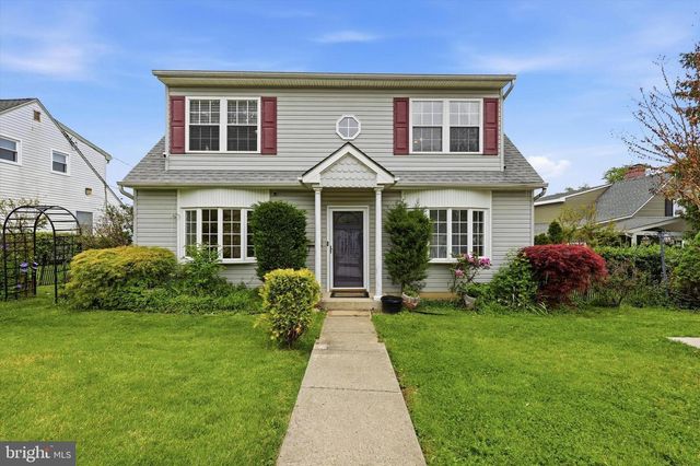 9342 CAMPUS LN, Philadelphia, PA 19114