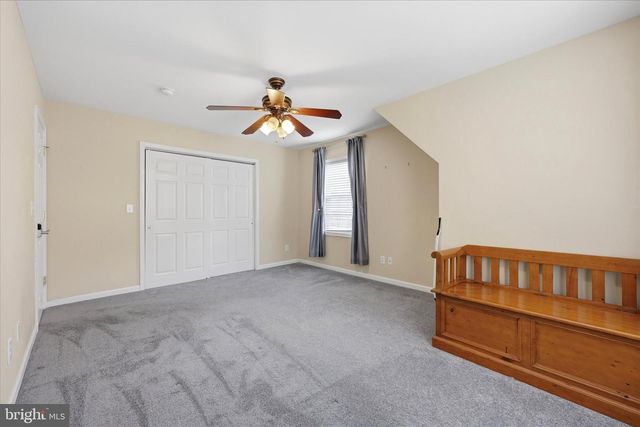9342 CAMPUS LN, Philadelphia, PA 19114