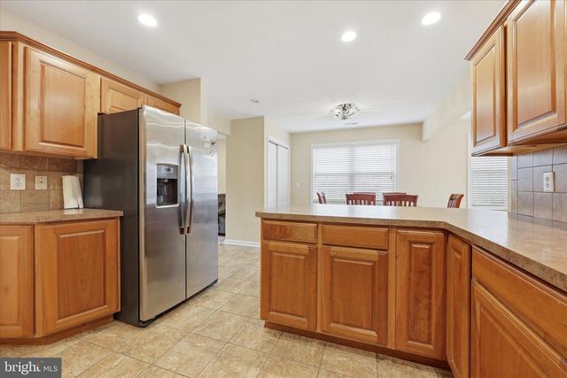9342 CAMPUS LN, Philadelphia, PA 19114