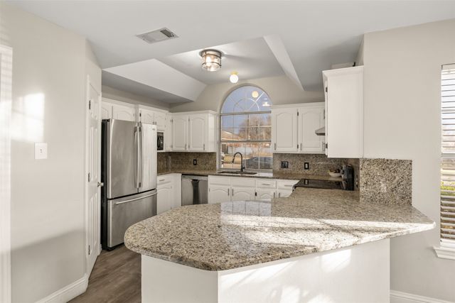 620 Honeysuckle Lane, Cedar Hill, TX 75104
