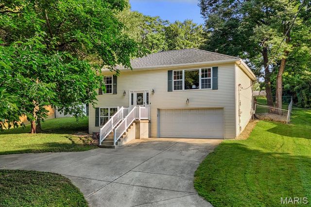 9003 Olinda Drive, Fairview Heights, IL 62208