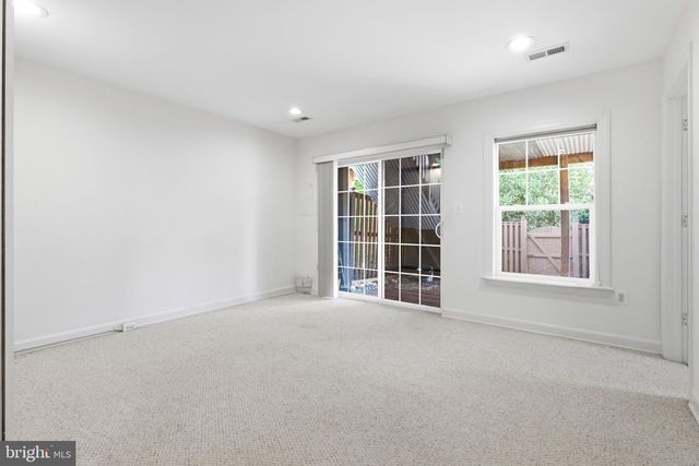 8154 RAINWATER CIR, Manassas, VA 20111