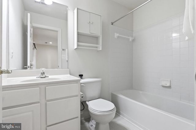 8154 RAINWATER CIR, Manassas, VA 20111