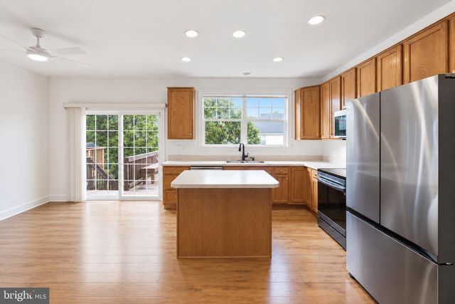 8154 RAINWATER CIR, Manassas, VA 20111