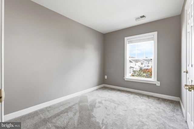 8154 RAINWATER CIR, Manassas, VA 20111