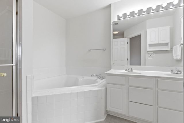 8154 RAINWATER CIR, Manassas, VA 20111
