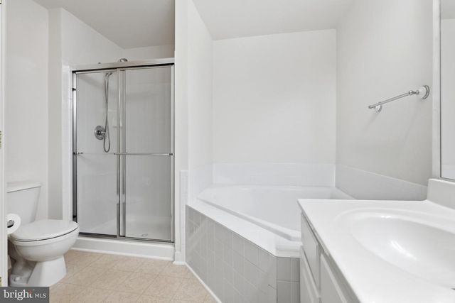 8154 RAINWATER CIR, Manassas, VA 20111