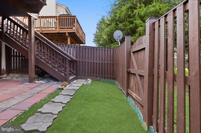 8154 RAINWATER CIR, Manassas, VA 20111