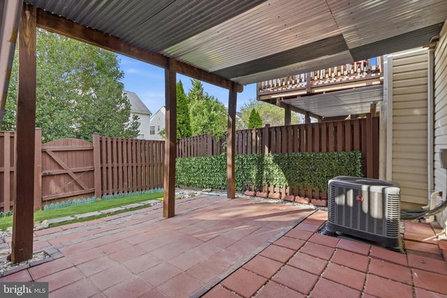 8154 RAINWATER CIR, Manassas, VA 20111